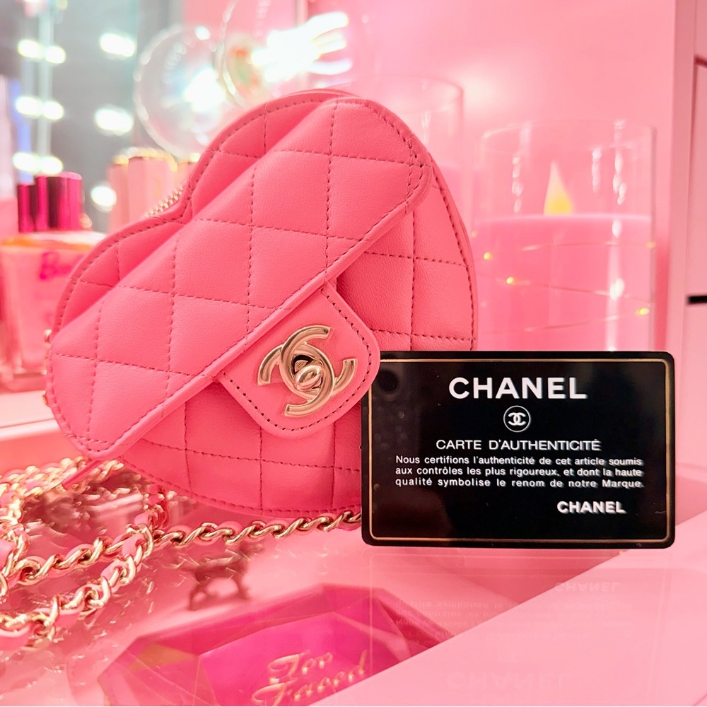 NEW Chanel Pink Heart Vanity Bag 22S Collection Lambskin Authentic Luxury Purse - Picture 1 of 10